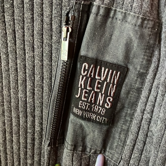 Calvin Klein sweater - Picture 4 of 7